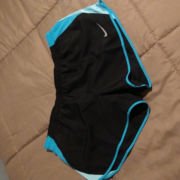 Women's Nike Running Short - Picture 1 of 3